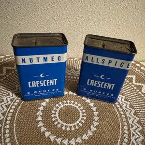 VTG Crescent Blue Spice Tins Set Seattle WA - Nutmeg & Allspice